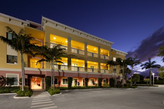 Peninsula Exterior